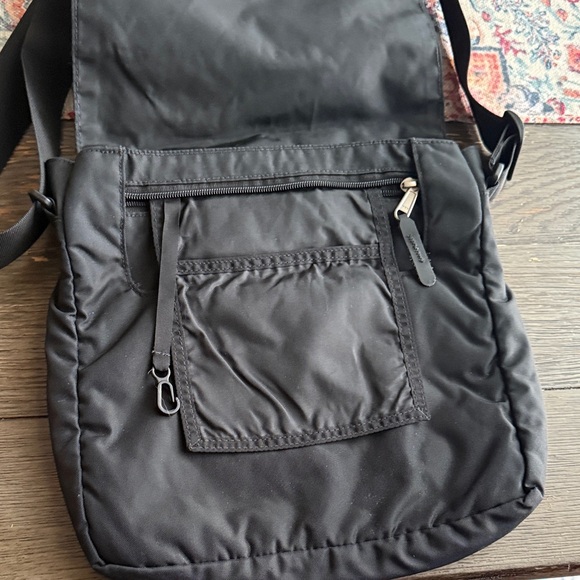 The North Face Black Messenger Bag - Picture 3 of 7